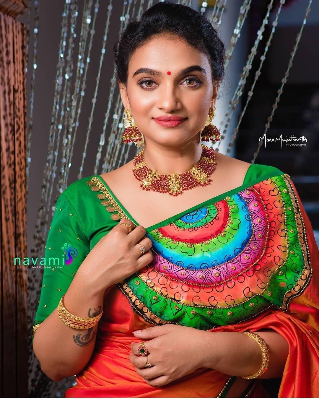 Krishna Prabha in saree hot photos gallery | Krishna Prabha hot and sexy photoshoot