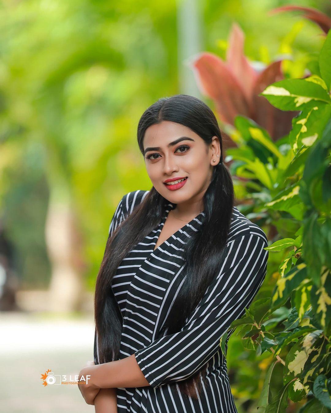 Malayalam Anchor Dayyana Hameed photos | Dayyana Hameed very attractive and cute photos gallery