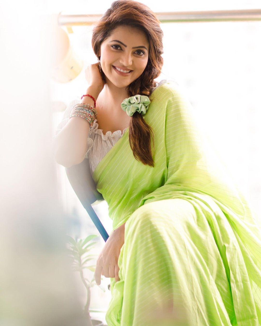 Athulya Ravi in green saree hot photos | Athulya Ravi beautiful and cute photos gallery