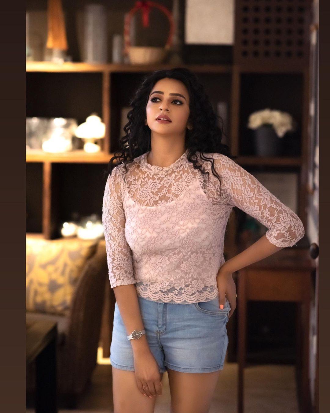 Tamil television actress hot photos | Divya Ganesh latest hot and spicy stills