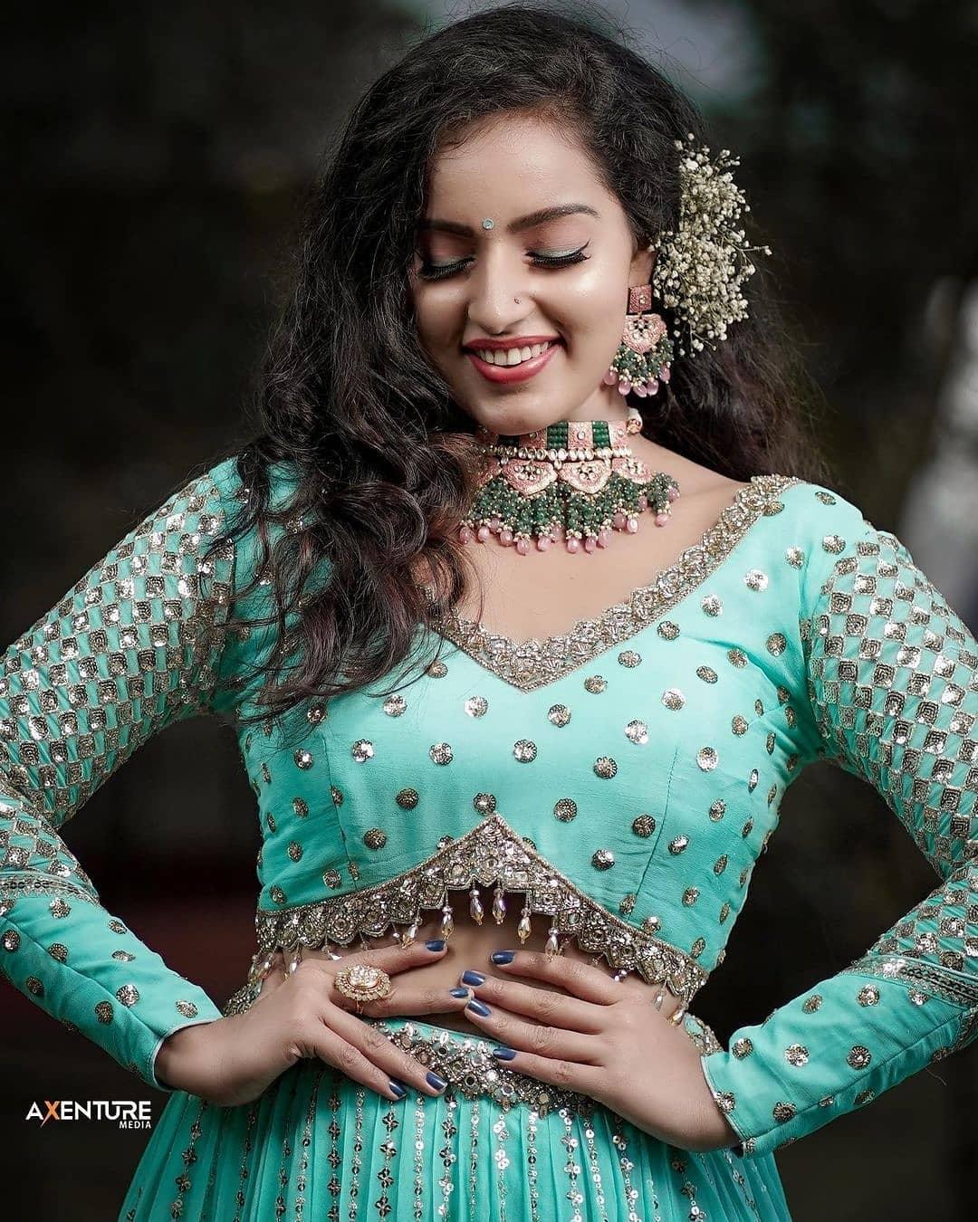 Malavika Menon hot photos gallery | Malavika Menon exclusive hot photos gallery