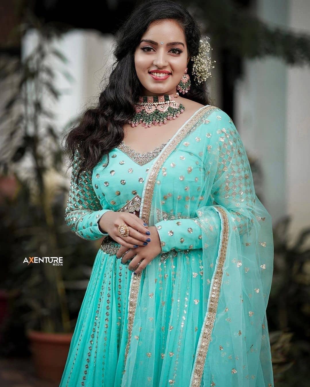 Malavika Menon hot photos gallery | Malavika Menon exposing hot photos gallery