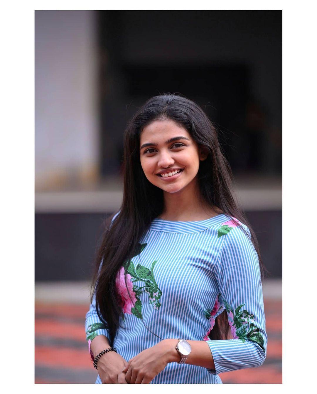 Mamitha Baiju exclusive hot photos gallery | Mamitha Baiju very beautiful and cute photos