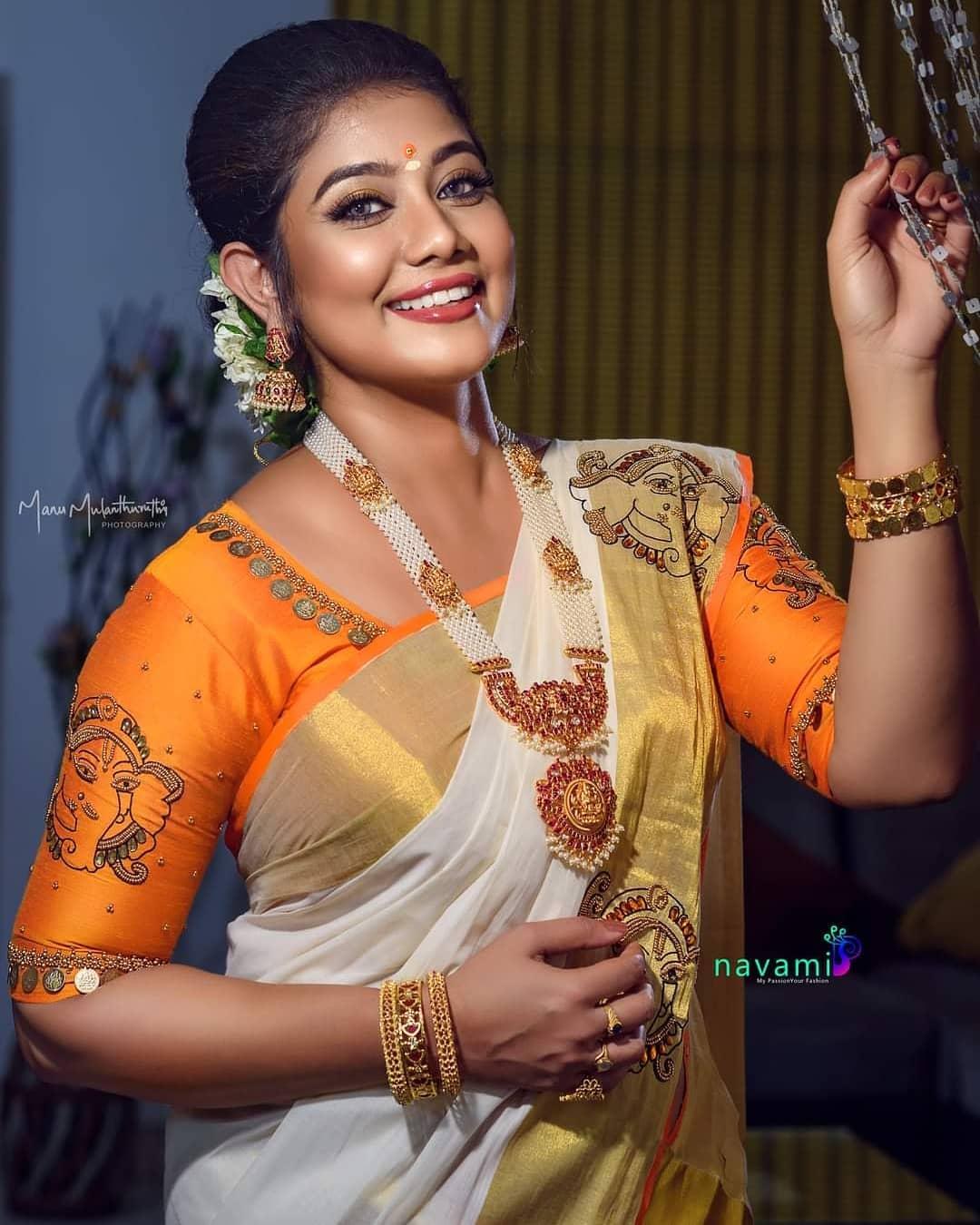 Rachana narayanankutty in Saree hot photos | Rachana narayanankutty very beautiful and cute photos