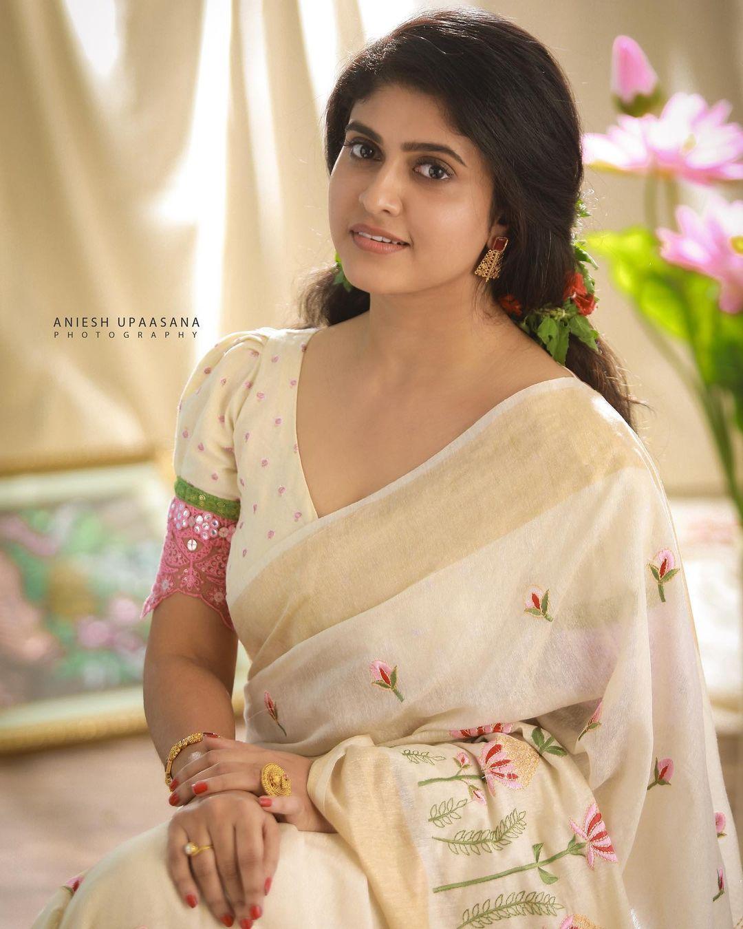 Rasna pavithran saree hot photos | Rasna pavithran exclusive saree hot photos gallery