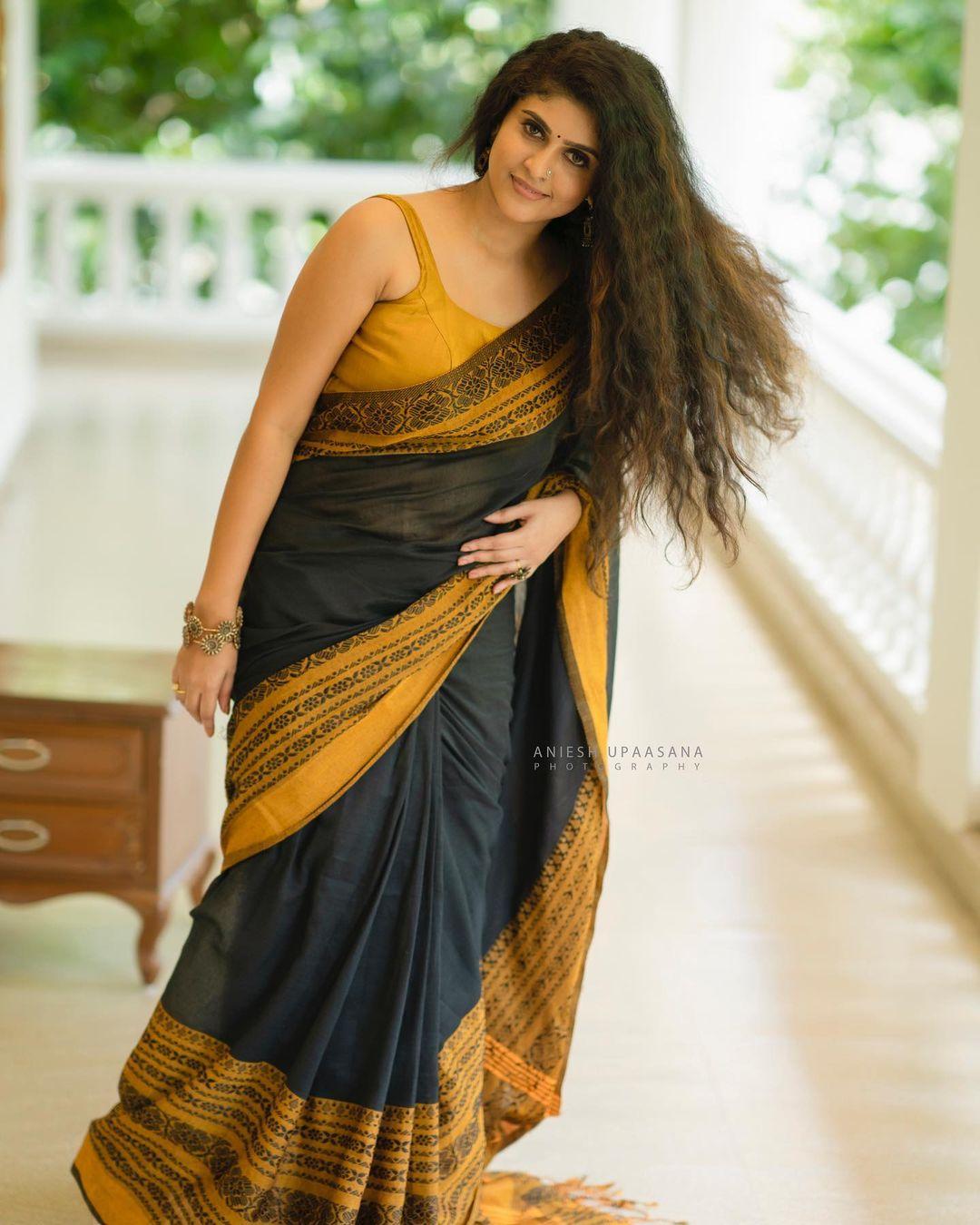 Rasna pavithran saree hot photos | Rasna pavithran latest sexy hot stills