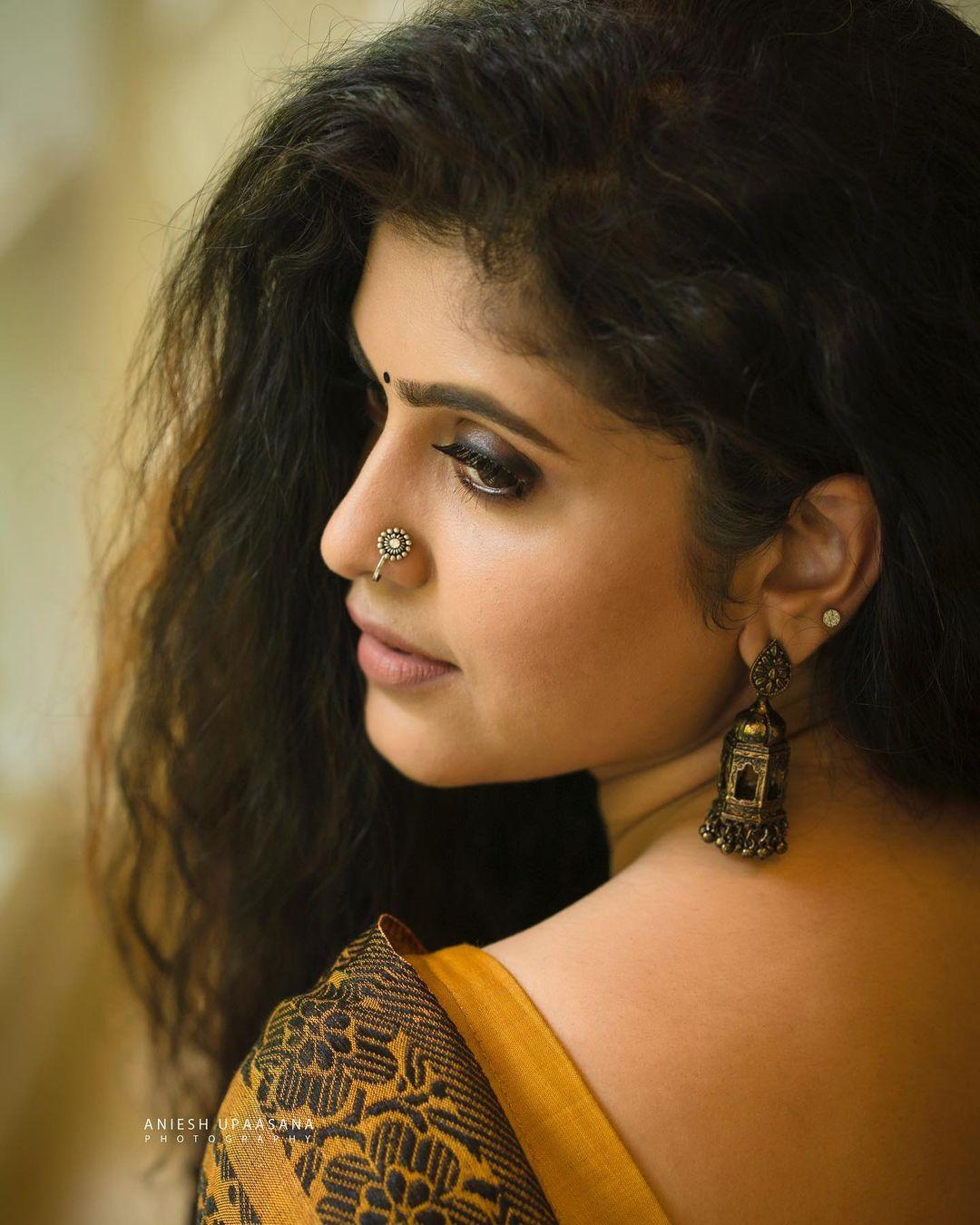 Rasna pavithran saree hot photos | Rasna pavithran looking very glamorous and cute photos