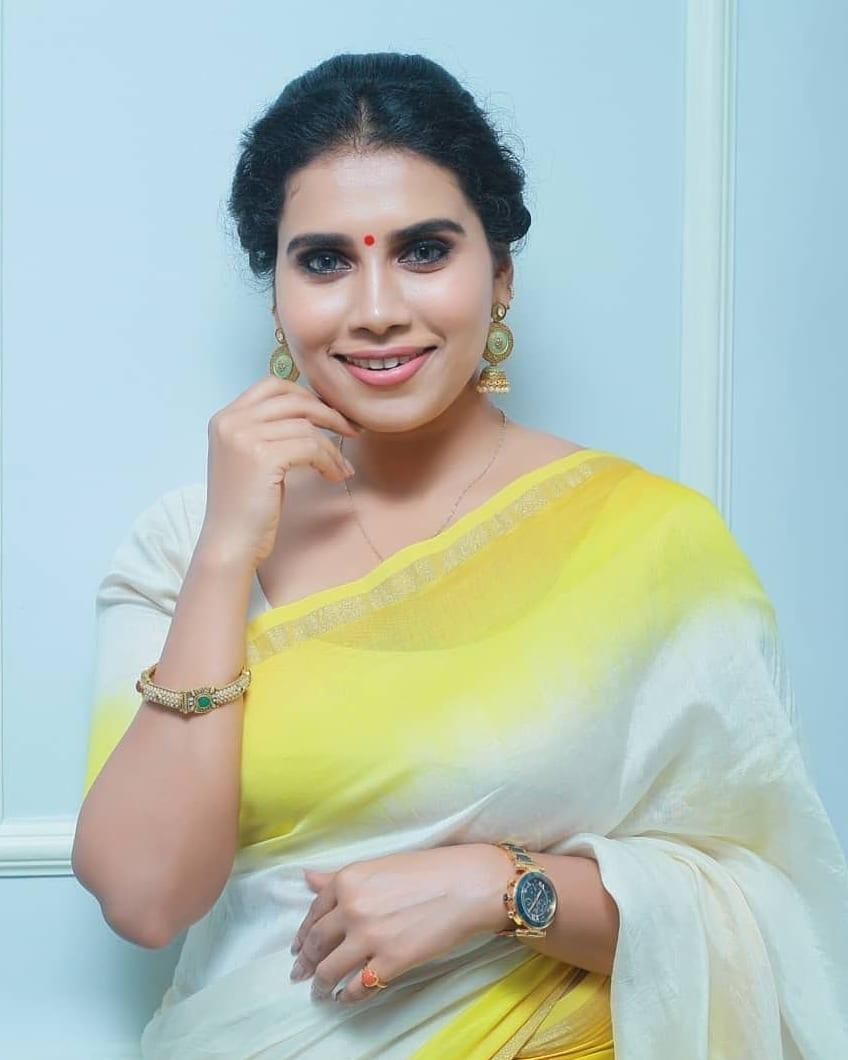 Gowri Nandha in white saree hot photos | Gowri Nandha hot and sexy photoshoot
