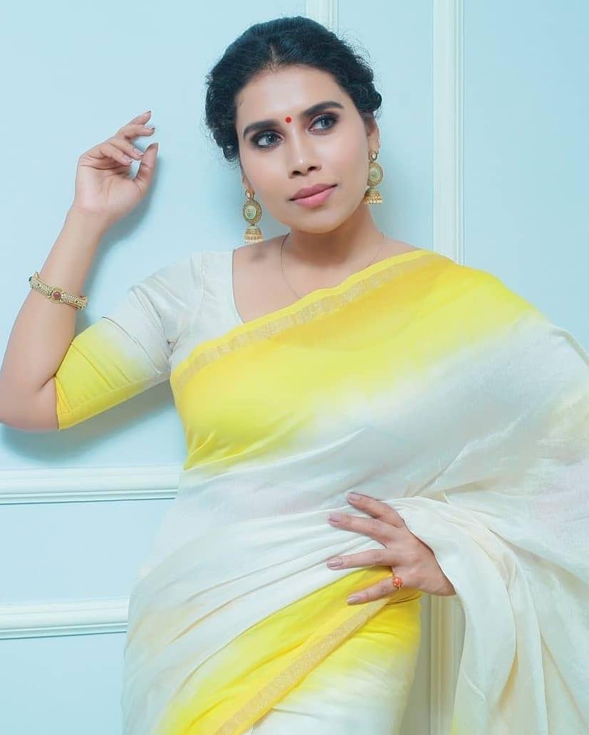 Gowri Nandha in white saree hot photos | Gowri Nandha looking very glamorous photos gallery