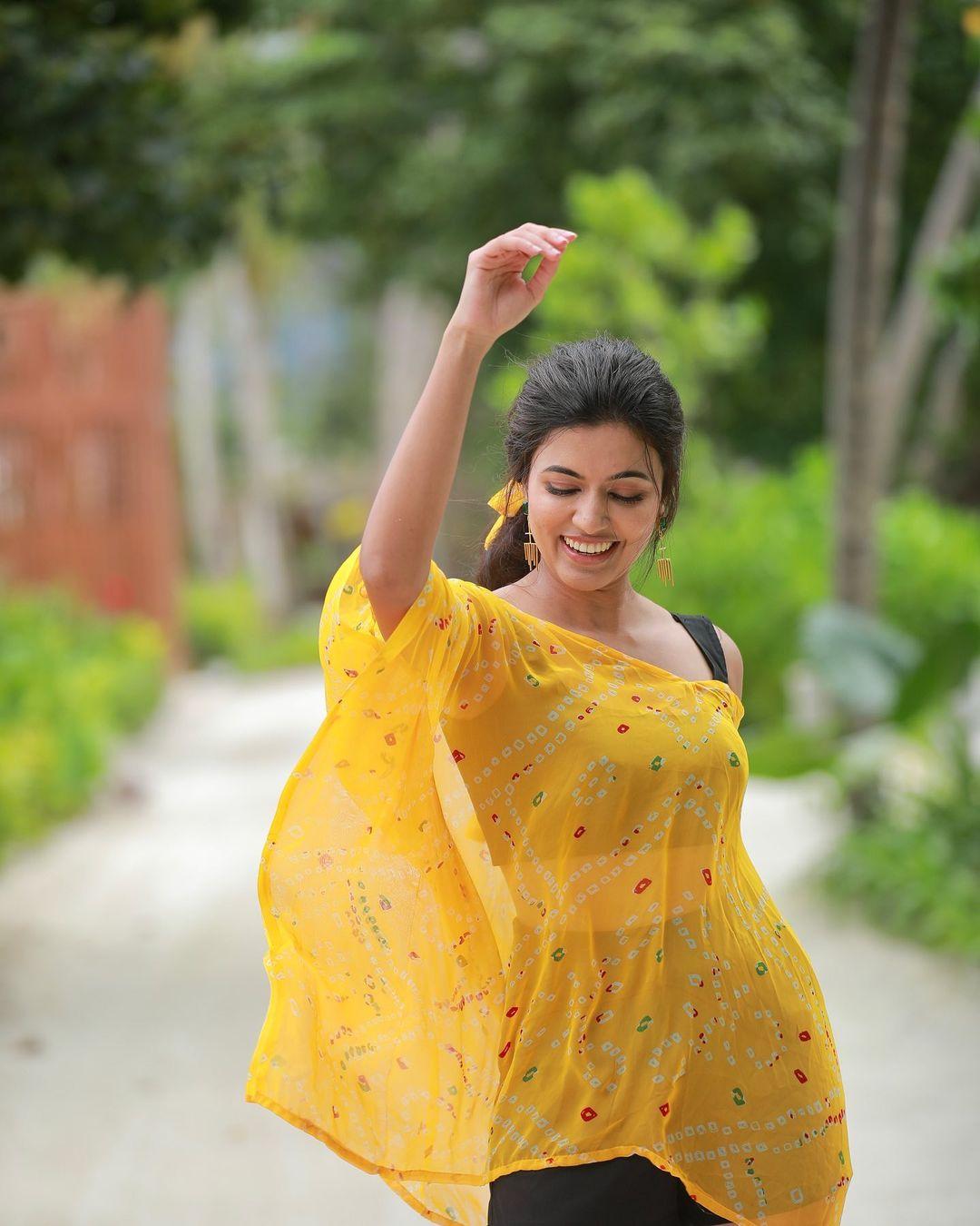 Anju Kurian exclusive hot yellow dress photos | South indian actress hot photos gallery
