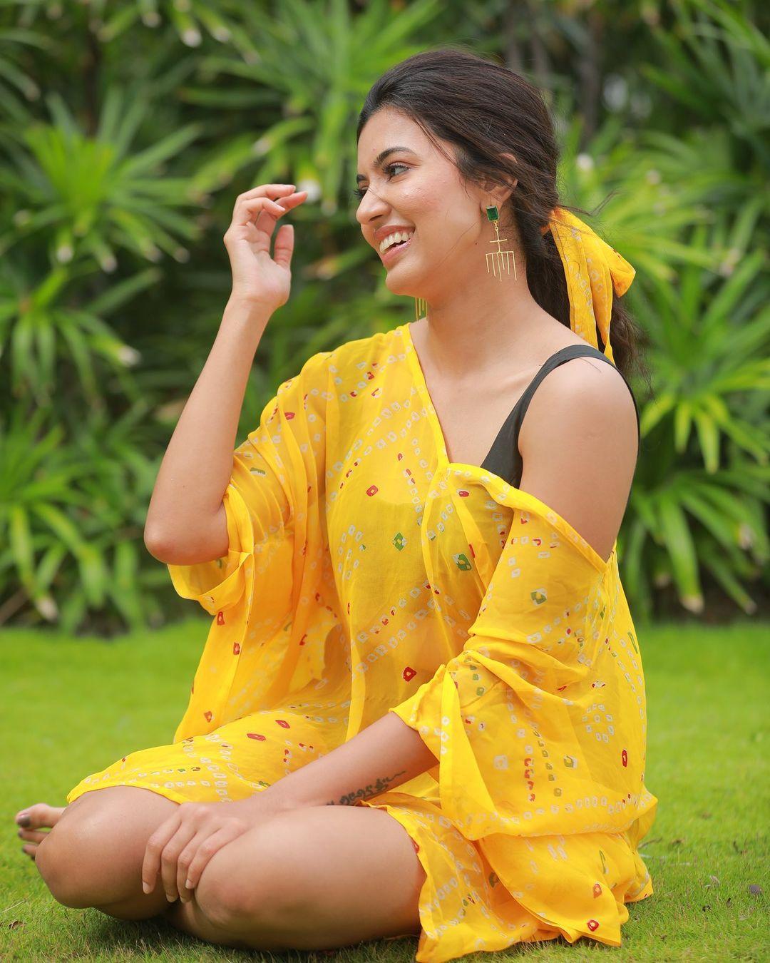 Anju Kurian exclusive hot yellow dress photos | looking very glamorous and sexy photoshoot