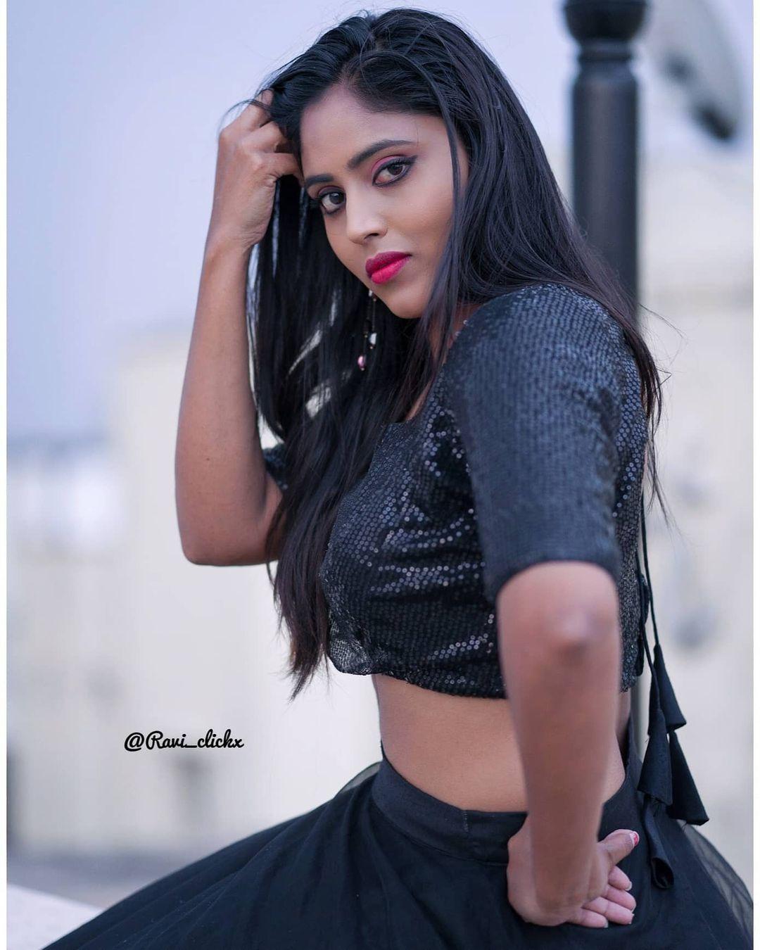 Mahi Maheshwari looking very glamorous photos | exposing hot photos gallery