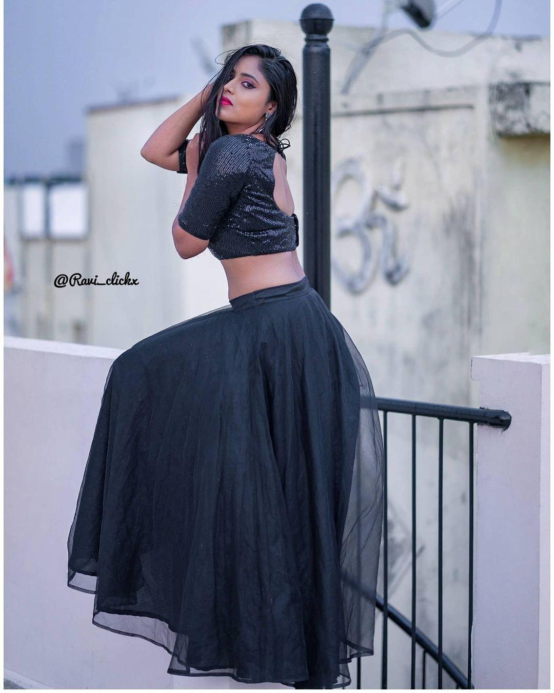 Mahi Maheshwari looking very glamorous photos | latest hot photos gallery