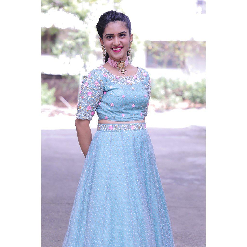 Latest fashion and trends photos | Sravanthi Prashanth looking very attractive hot photos