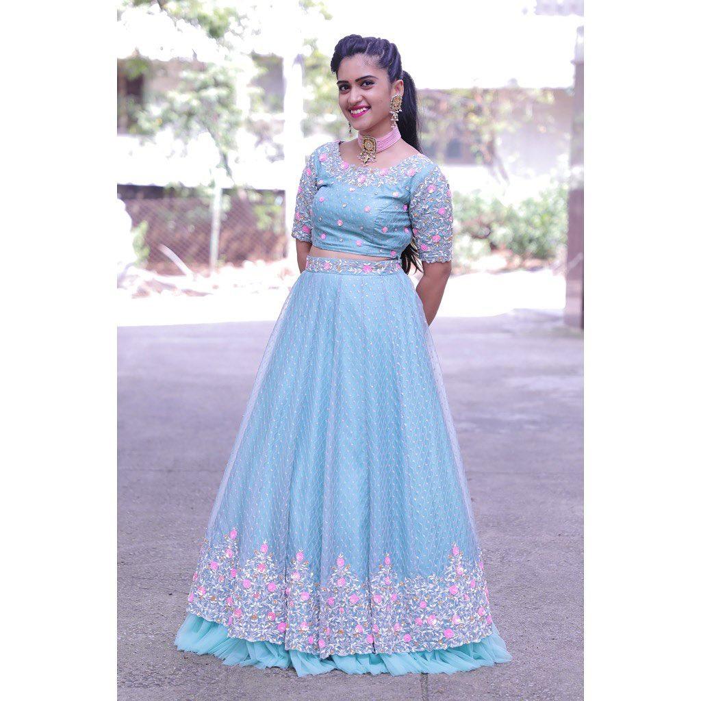 Latest fashion and trends photos | Sravanthi Prashanth looking very beautiful and sexy photoshoot