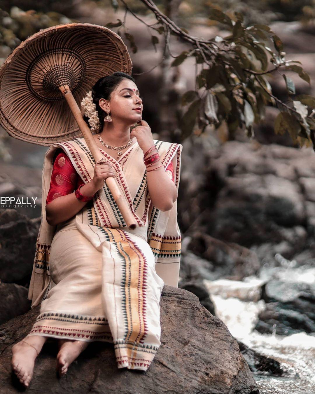 Malayalam television actress hot photos | Rini Raj very attractive and hot photos gallery