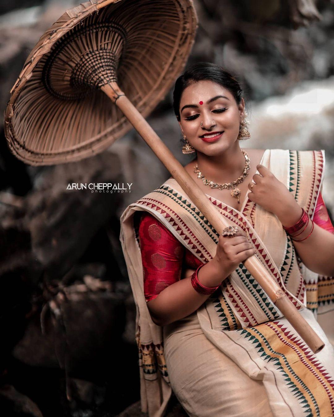 Malayalam television actress hot photos | Rini Raj very glamorous and cute photos gallery