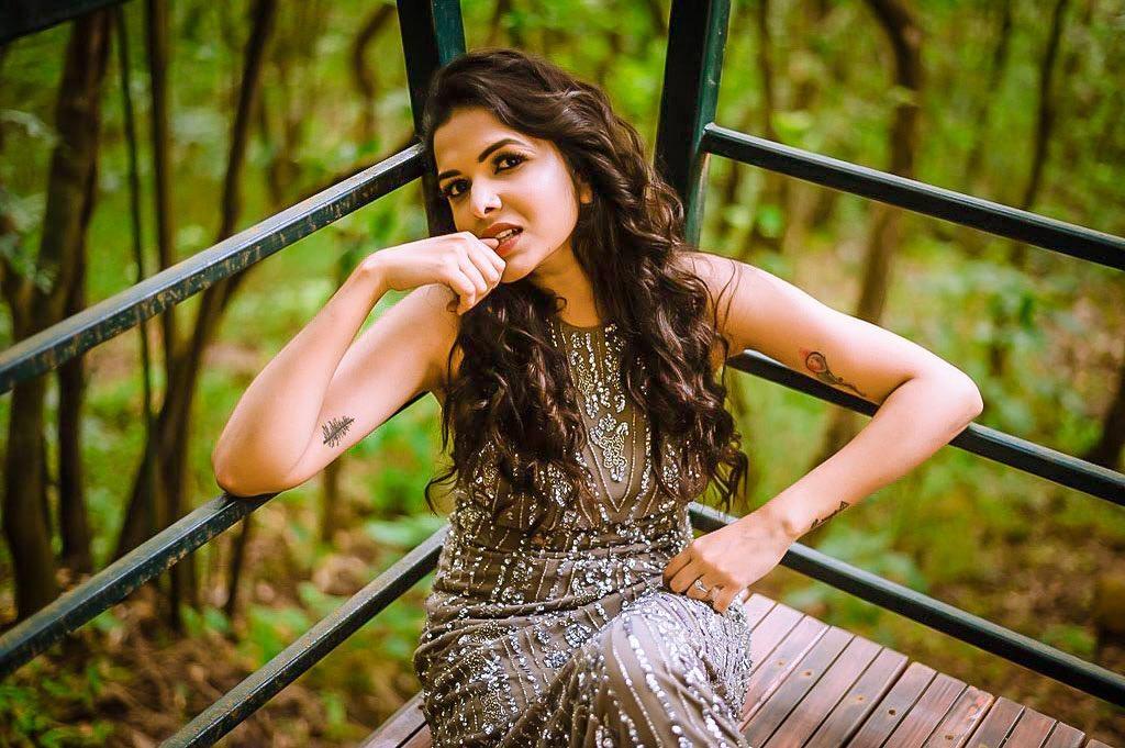 Marathi actress exposing hot photos | Mitali Mayekar very glamorous and cute photos