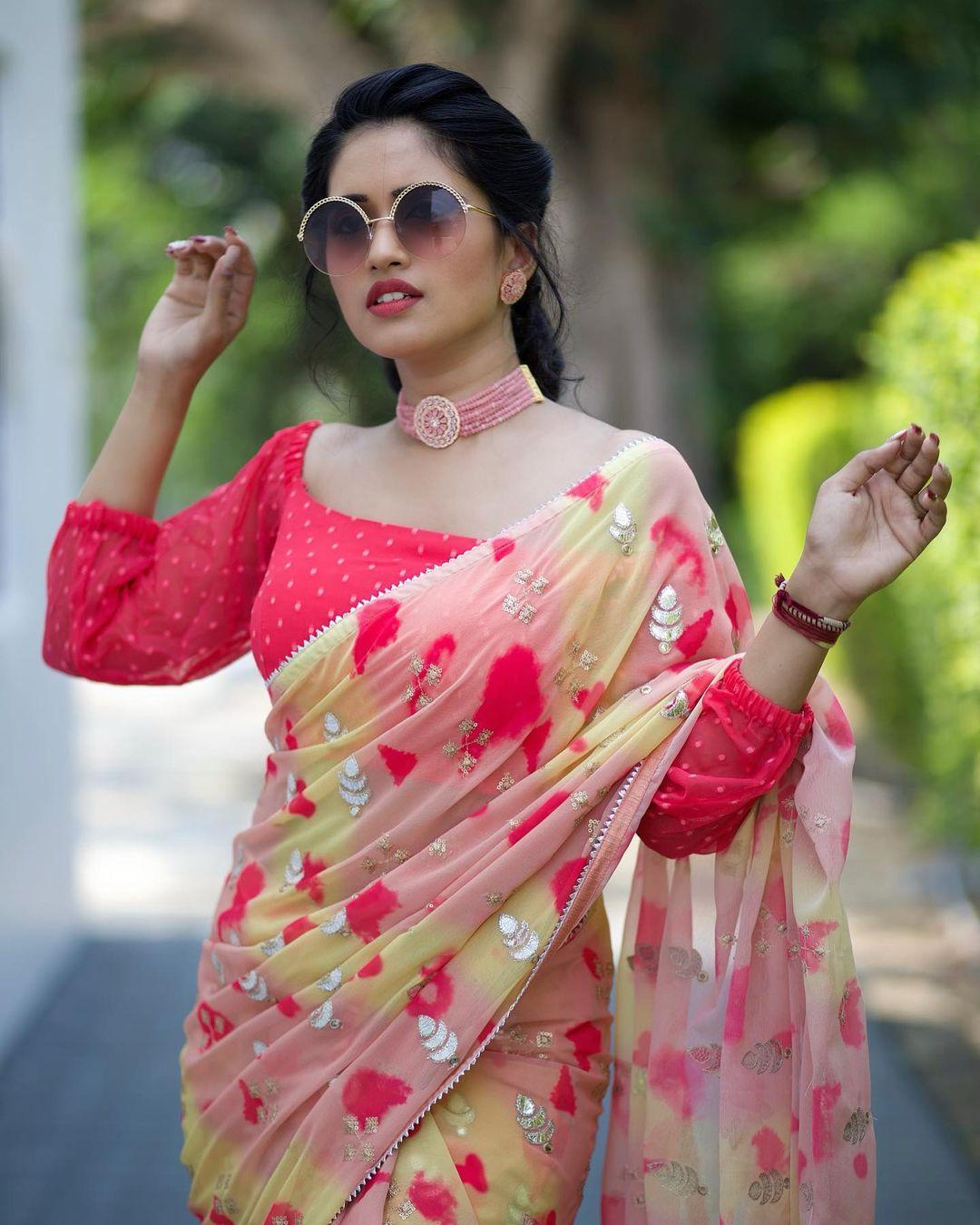 Red saree hot photos gallery | Sravanthi Prashanth beautiful and cute photos gallery