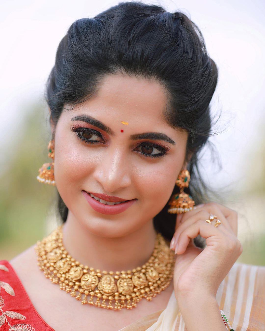 Saree latest fashion and trends | Kushee Ravi very glamorous and cute photos gallery