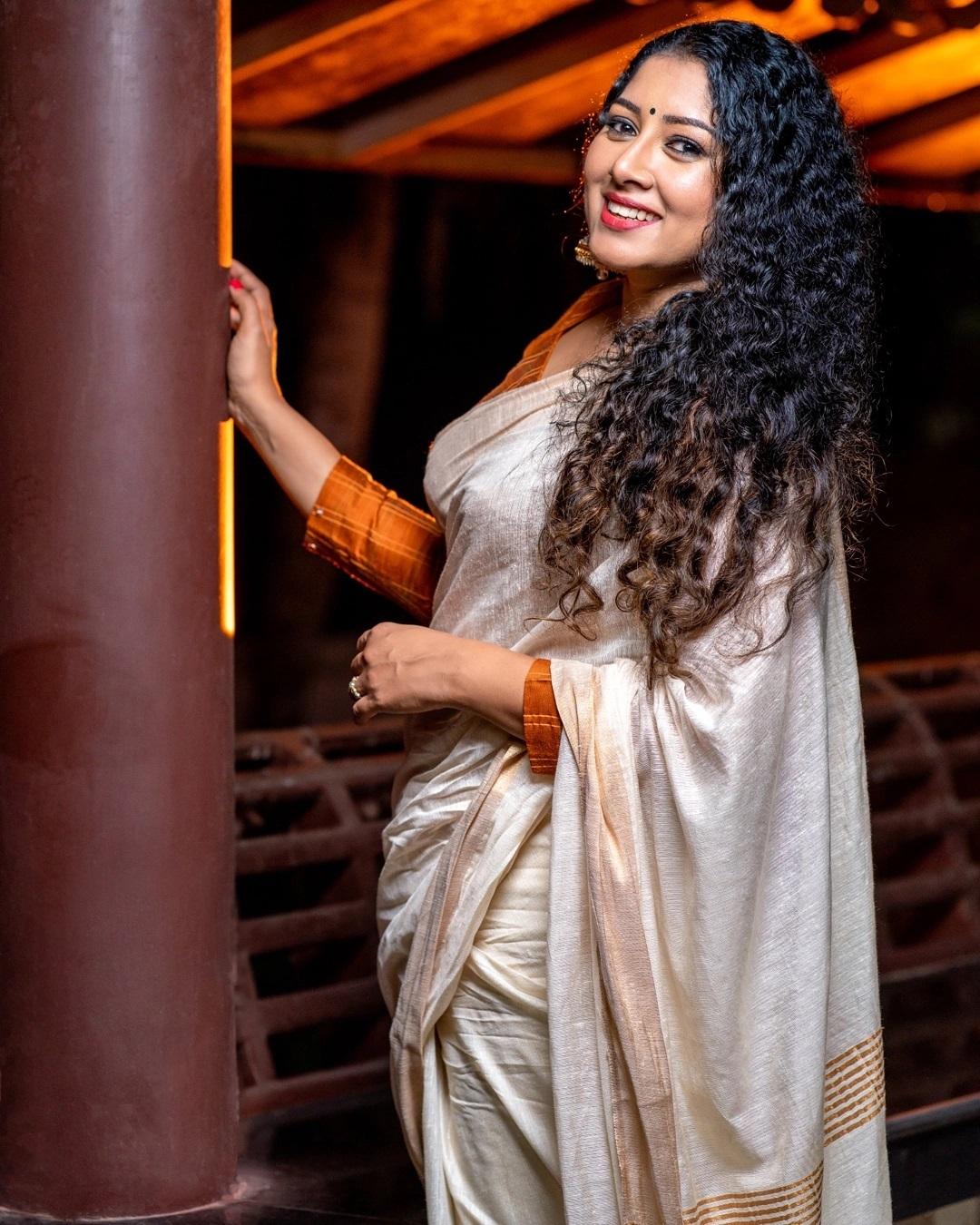 South Indian actress anu mol very beautiful photo gallery | very hot and sexy photoshoot