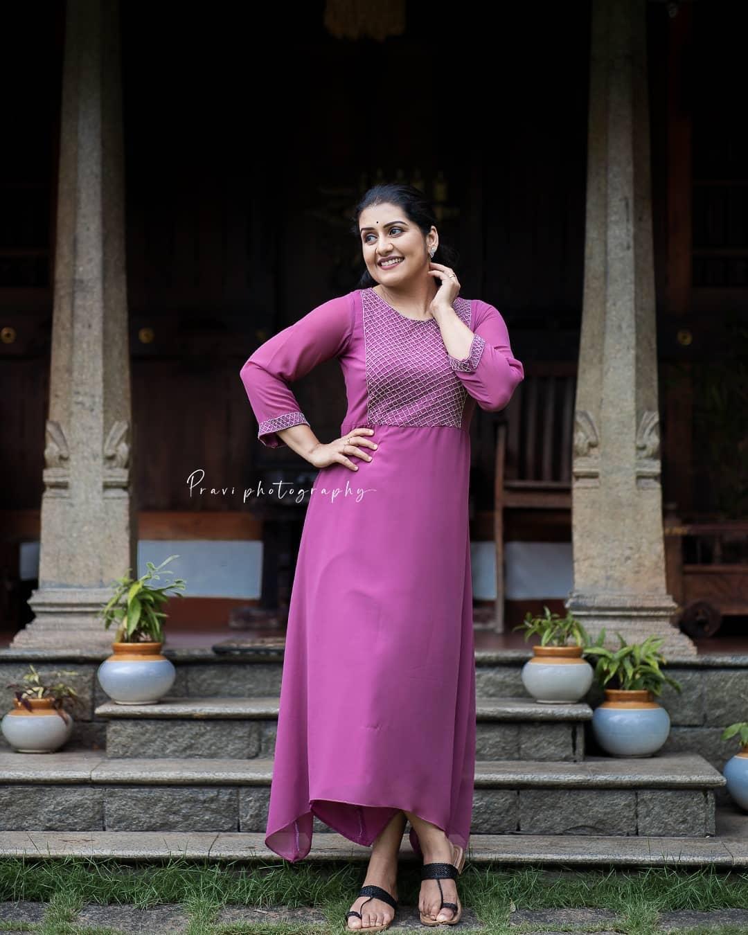 Sarayu Mohan very beautiful and cute photos | Sarayu Mohan looking very glamorous photos
