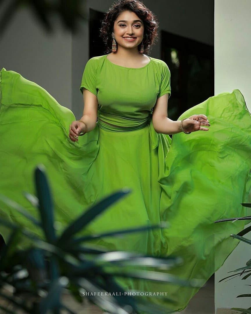 Sija rose george in green dress hot photos | looking very glamorous photos