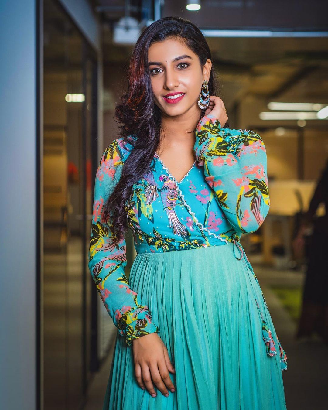 Vishnupriya beautiful and sexy stills | Vishnupriya exclusive hot photos gallery
