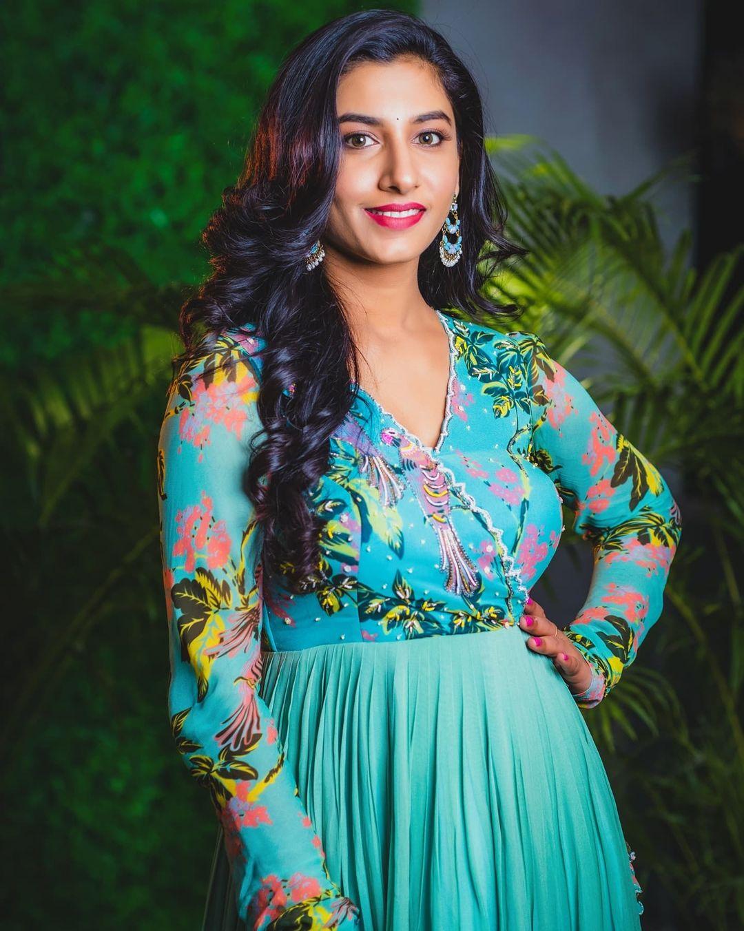 Vishnupriya beautiful and sexy stills | Vishnupriya latest hot and spicy photos gallery