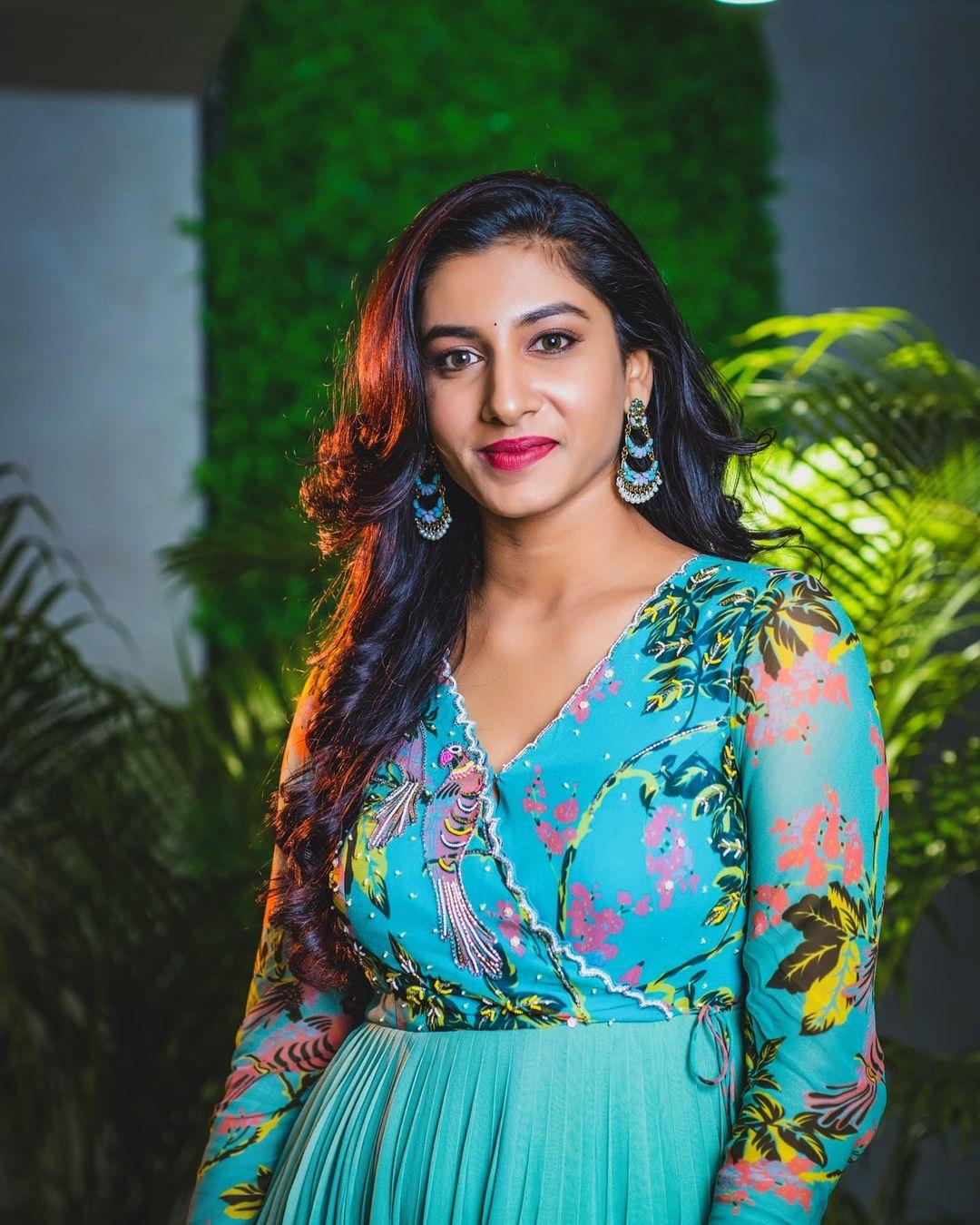 Vishnupriya beautiful and sexy stills | Vishnupriya very Glamorous and sexy stills