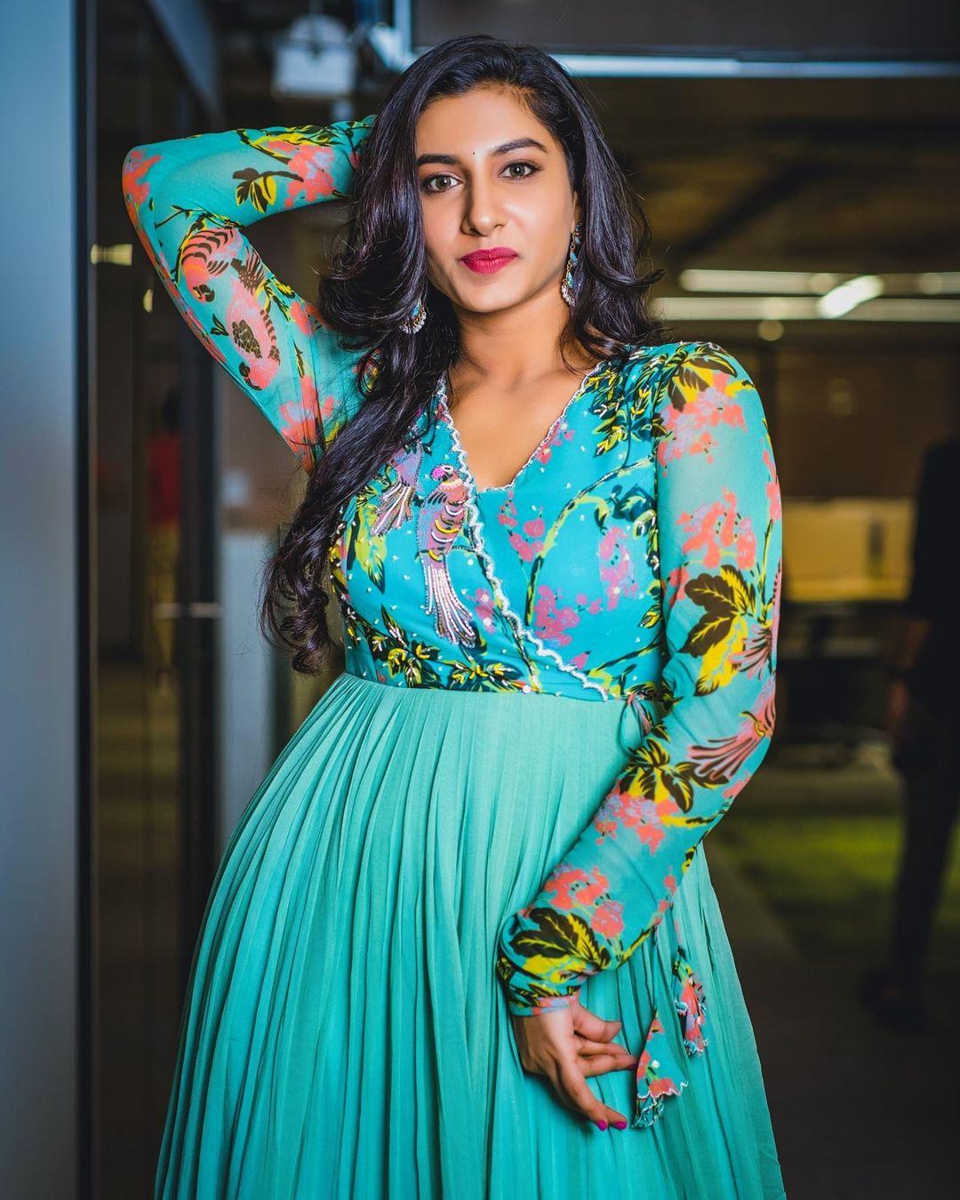 Vishnupriya beautiful and sexy stills | Vishnupriya very beautiful and cute stills