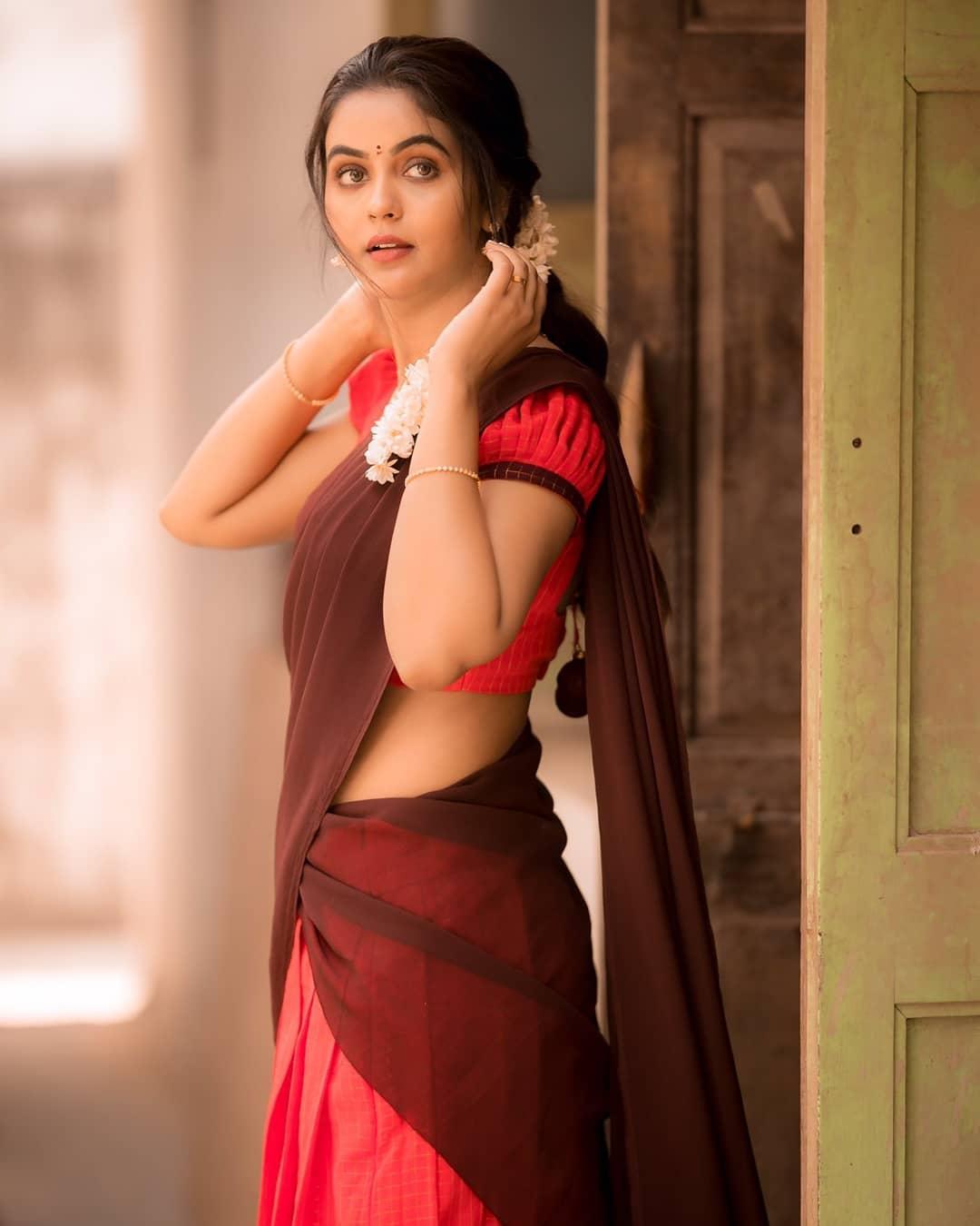 Chaitra Reddy in half saree hot photos | very glamorous and sexy stills