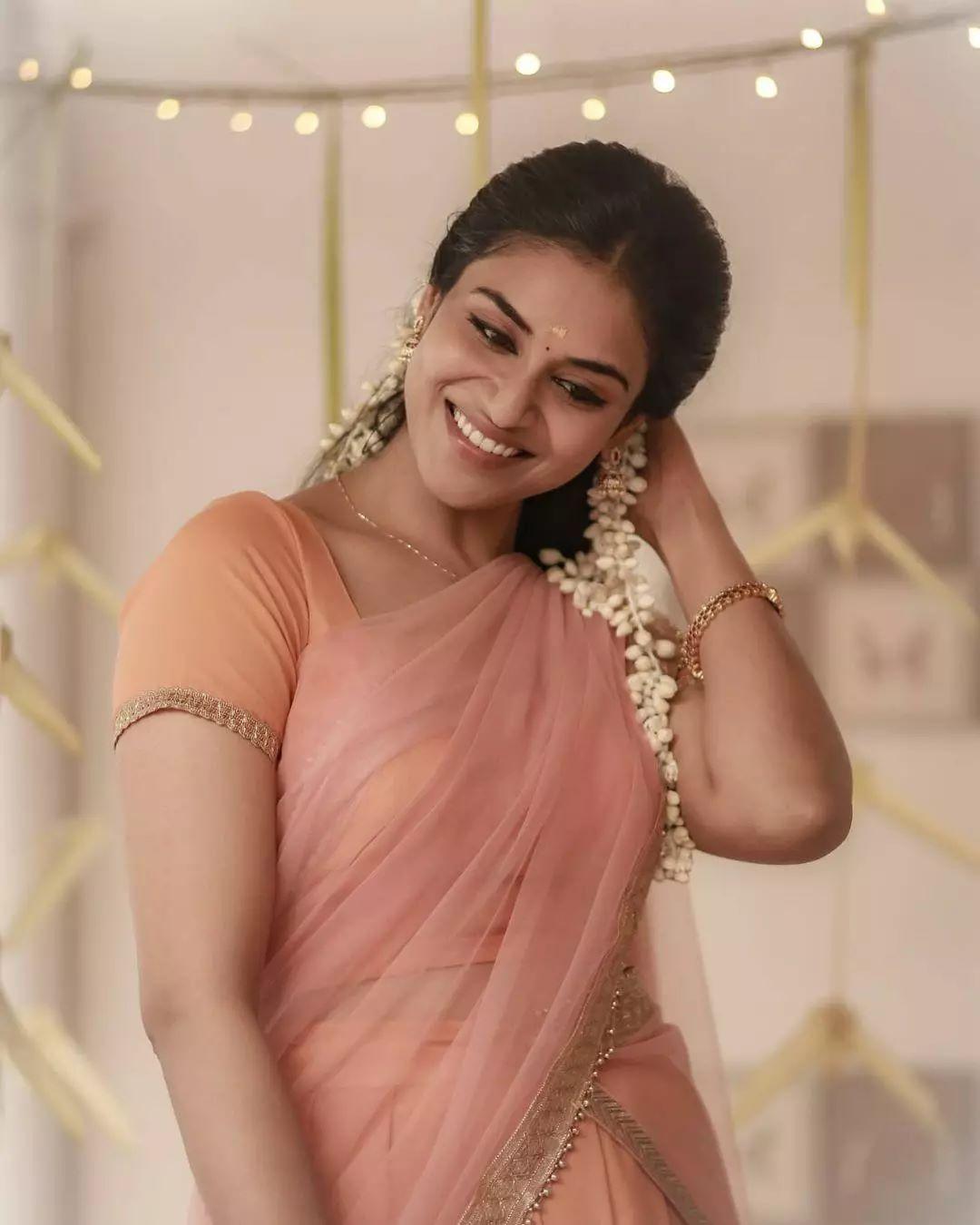 Indhuja Ravichandran in half saree hot photos | Indhuja Ravichandran exclusive hot photos gallery