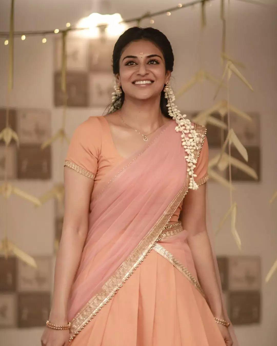 Indhuja Ravichandran in half saree hot photos | Indhuja Ravichandran latest hot and sexy stills