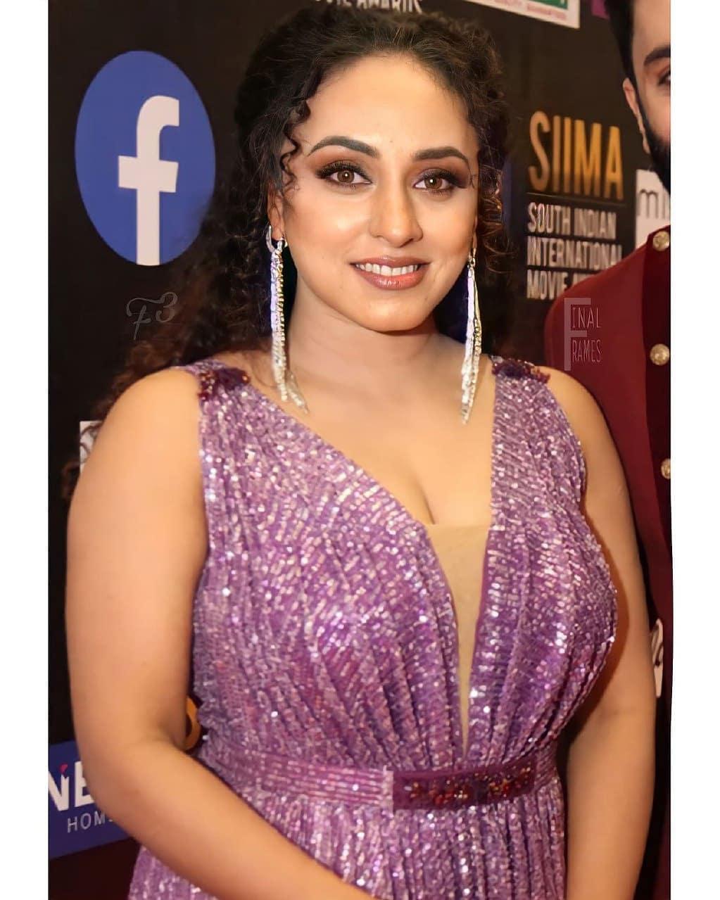 Pearle Maaney exposing hot photos | Pearle Maaney looking very glamorous photos