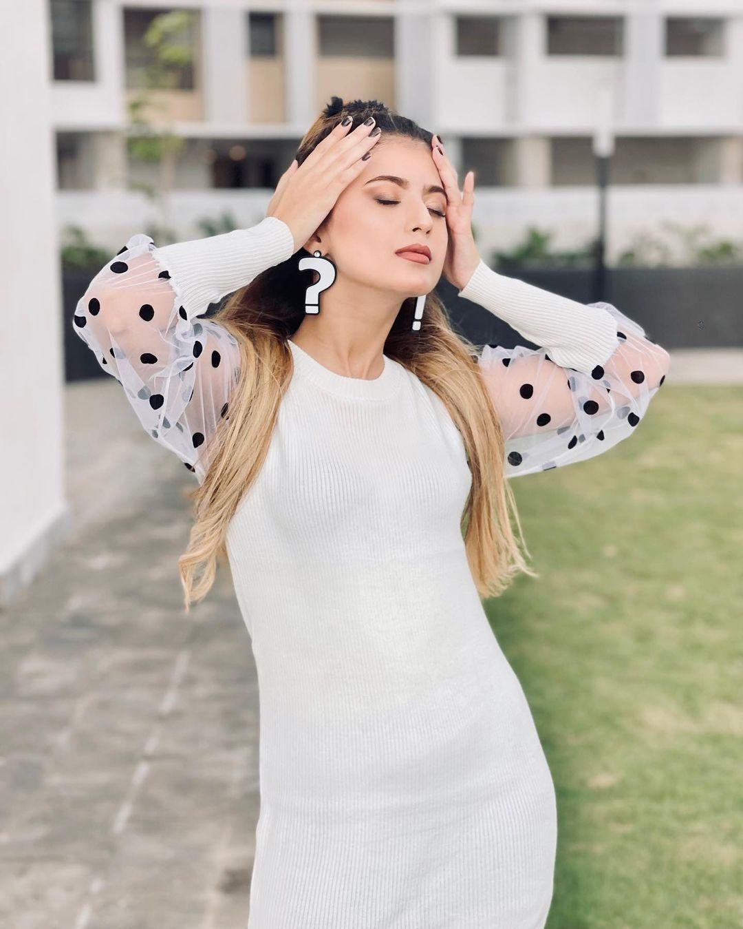 Arishfa Khan looking very glamorous photos | Arishfa Khan latest hot and spicy photos gallery