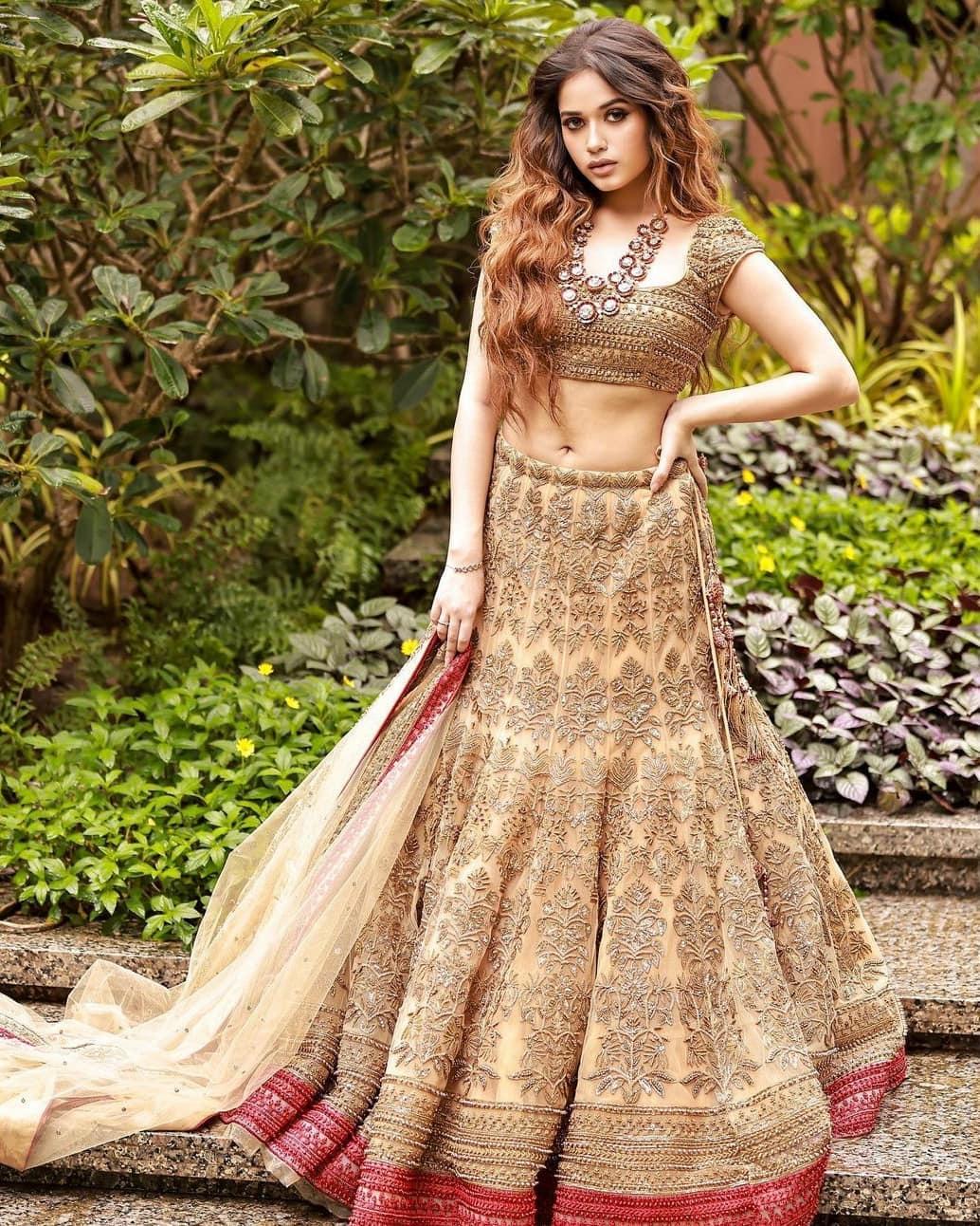 Jannat Zubair very glamorous photos | Jannat Zubair very glamorous and spicy photos