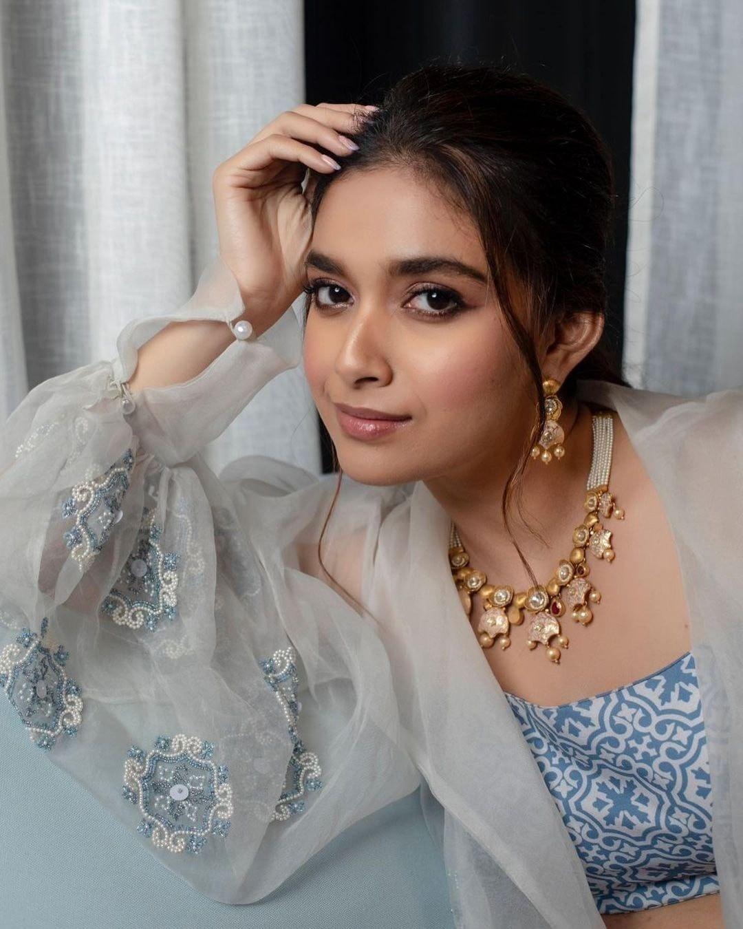 Keerthy Suresh new fashion style photos | Keerthy Suresh very attractive and cute photos