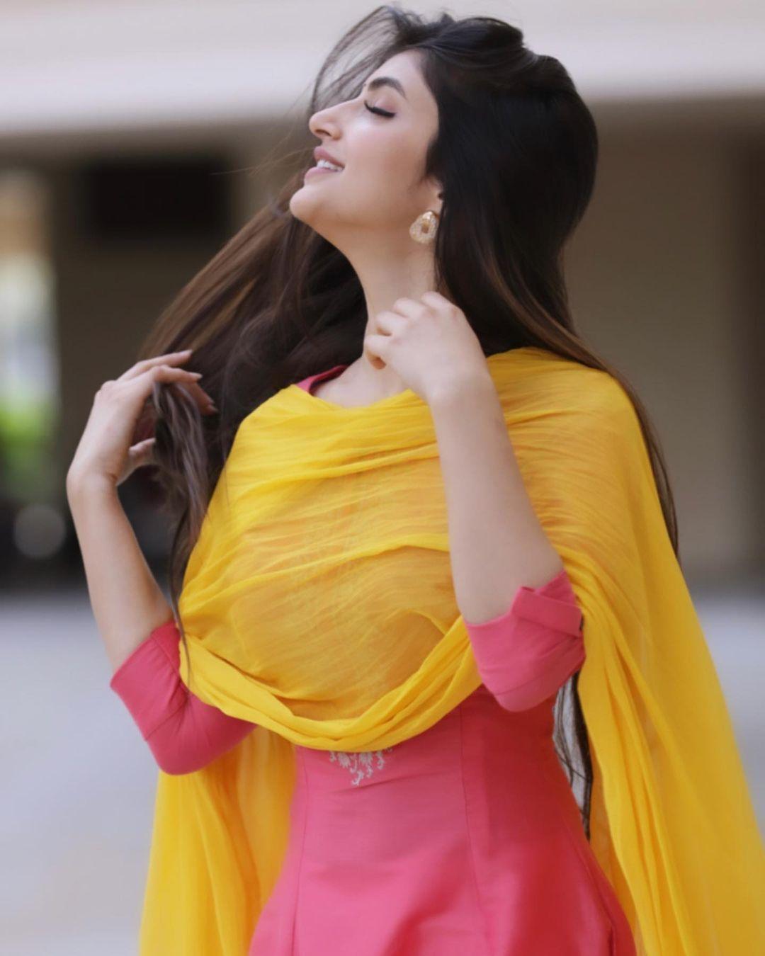 Beautiful and cute photos | Sreeleela very attractive and sexy photoshoot