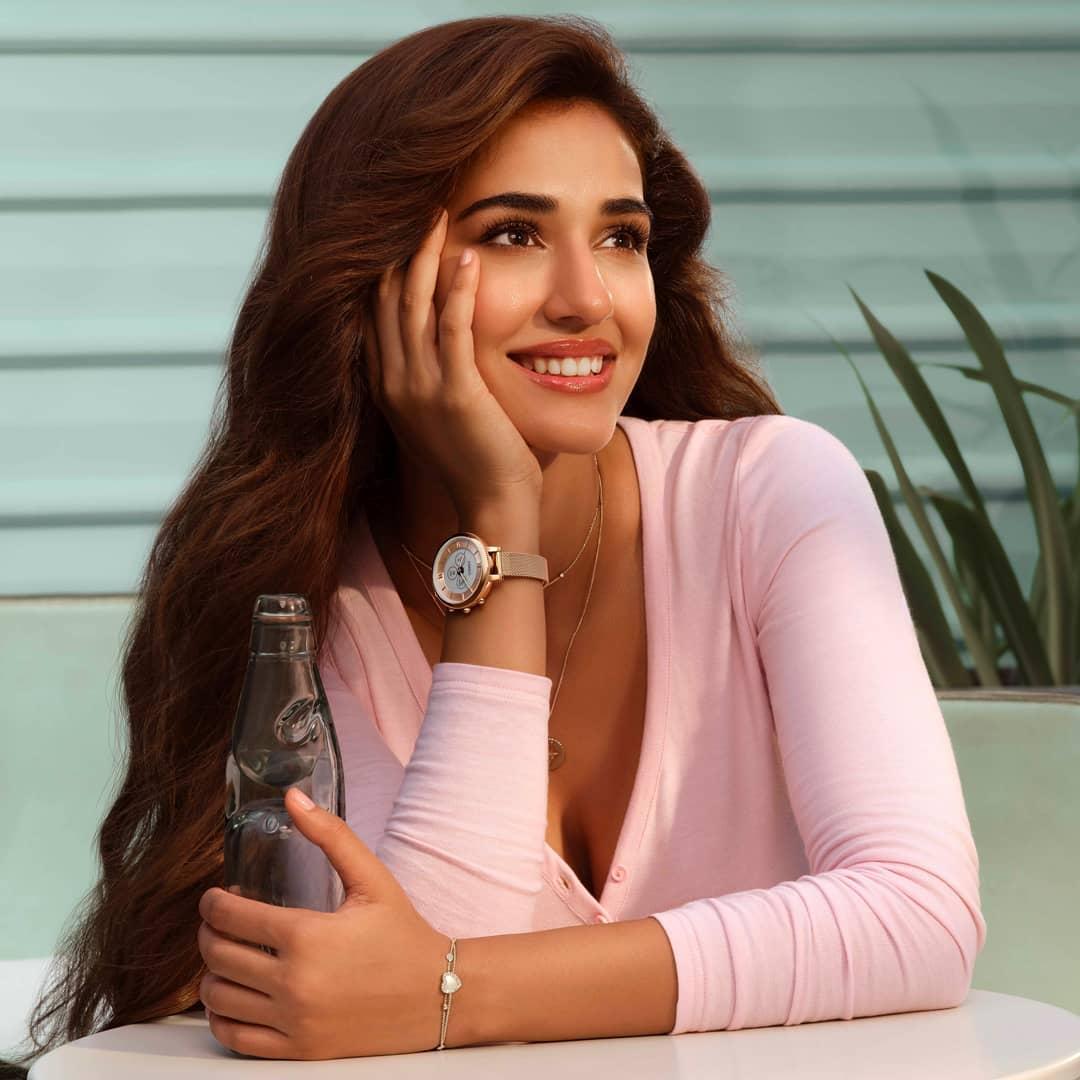 Bollywood actress hot photos gallery | Disha patani very beautiful and glamorous photos