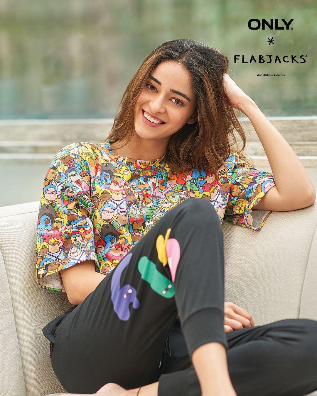 Bollywood actress latest fashion trends | Ananya Panday looking very glamorous photos