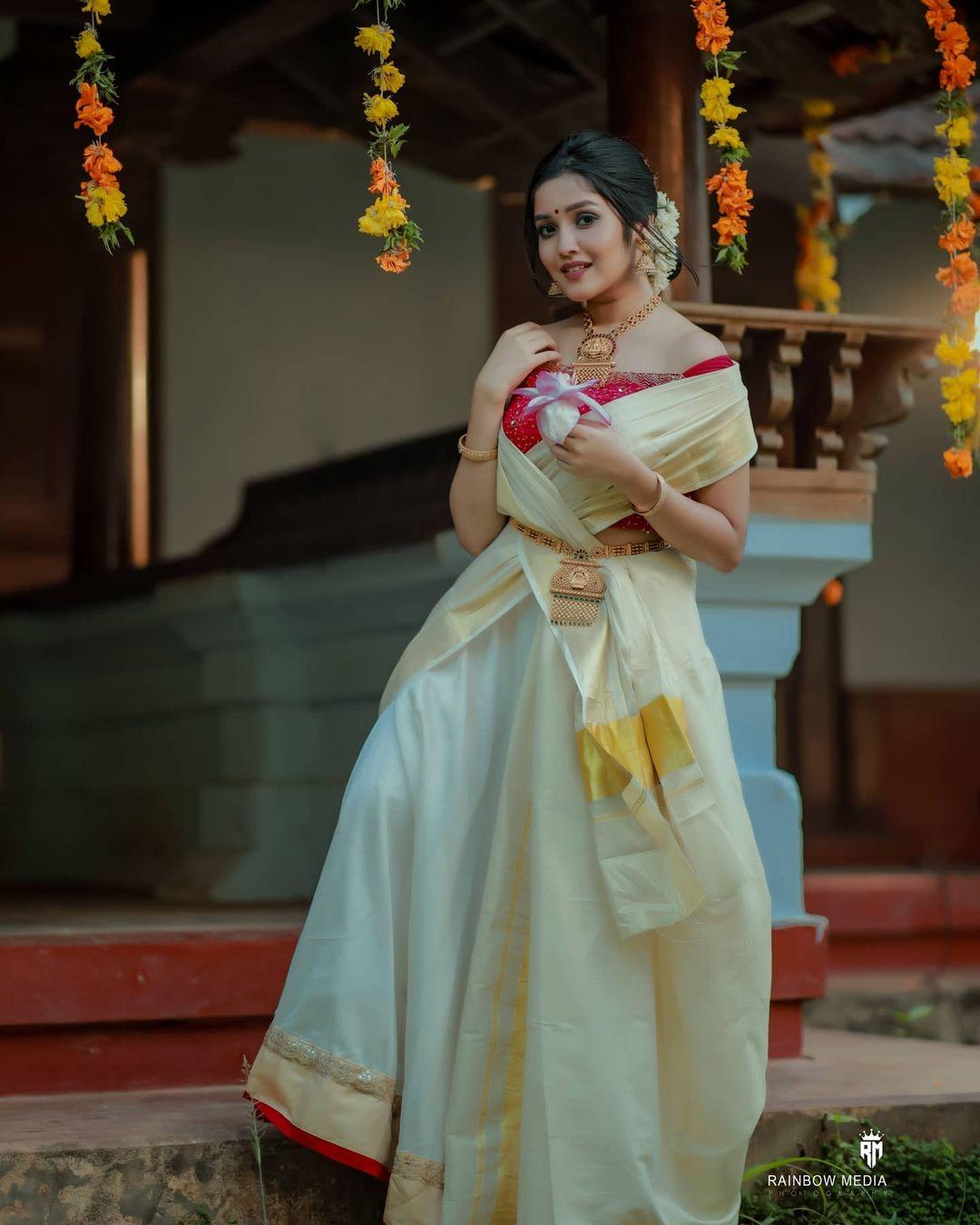 Malayalam young actress hot photos | Anikha Surendran latest hot and sexy photoshoot
