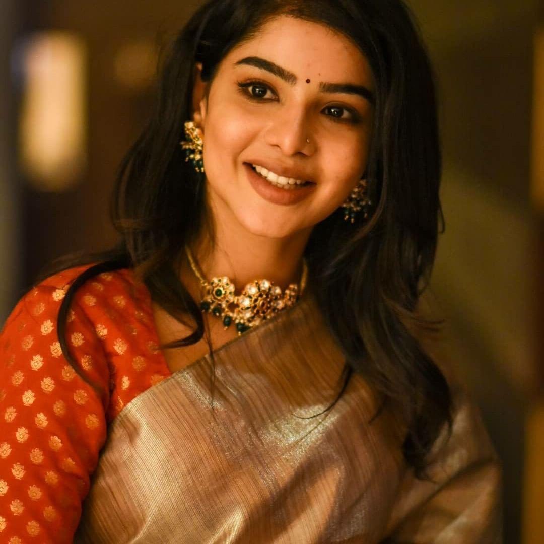 Pavithra Lakshmi in saree hot photos | Pavithra Lakshmi latest hot and sexy photoshoot