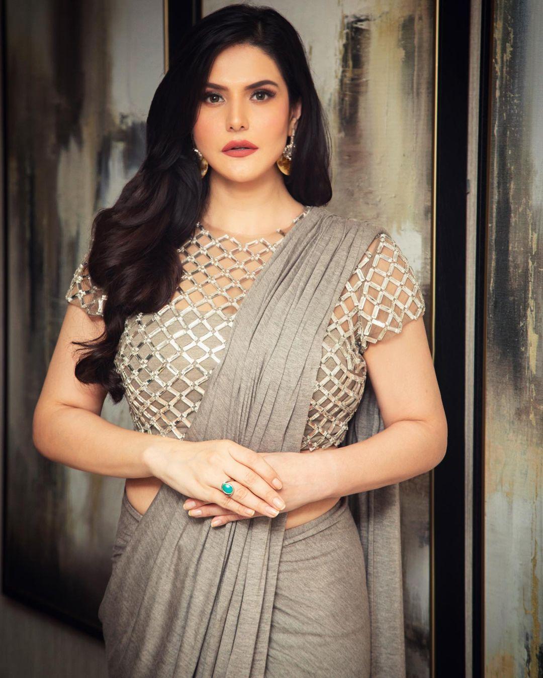 Bollywood actress Zareene Khan saree hot photos gallery | beautiful and sexy photoshoot