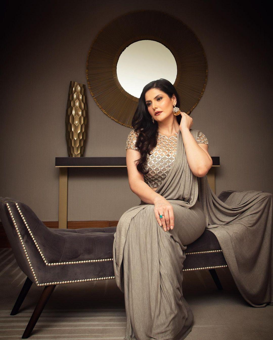 Bollywood actress Zareene Khan saree hot photos gallery | exclusive hot photos gallery