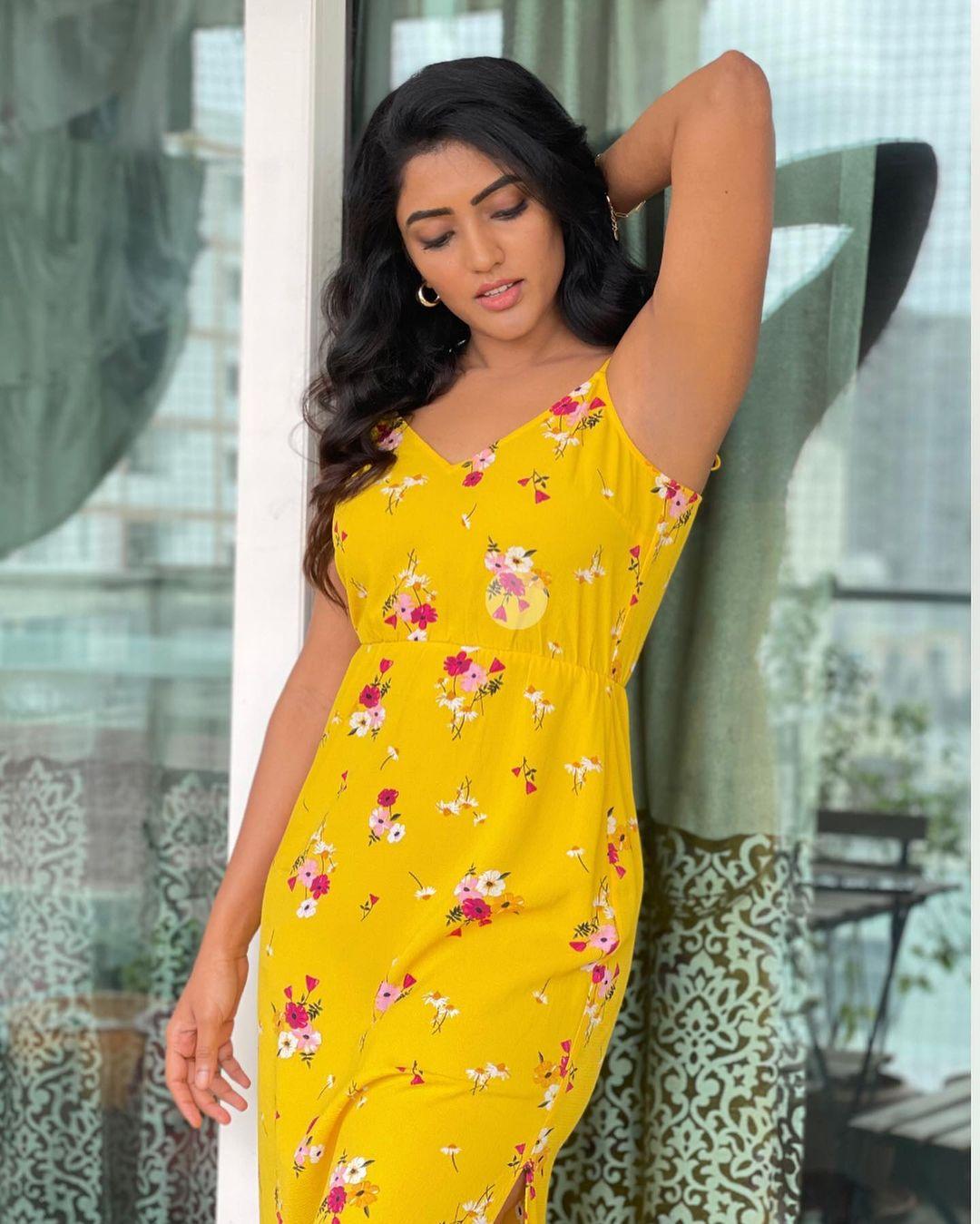 South Indian actress hot photos | Eesha Rebba exclusive hot photos gallery