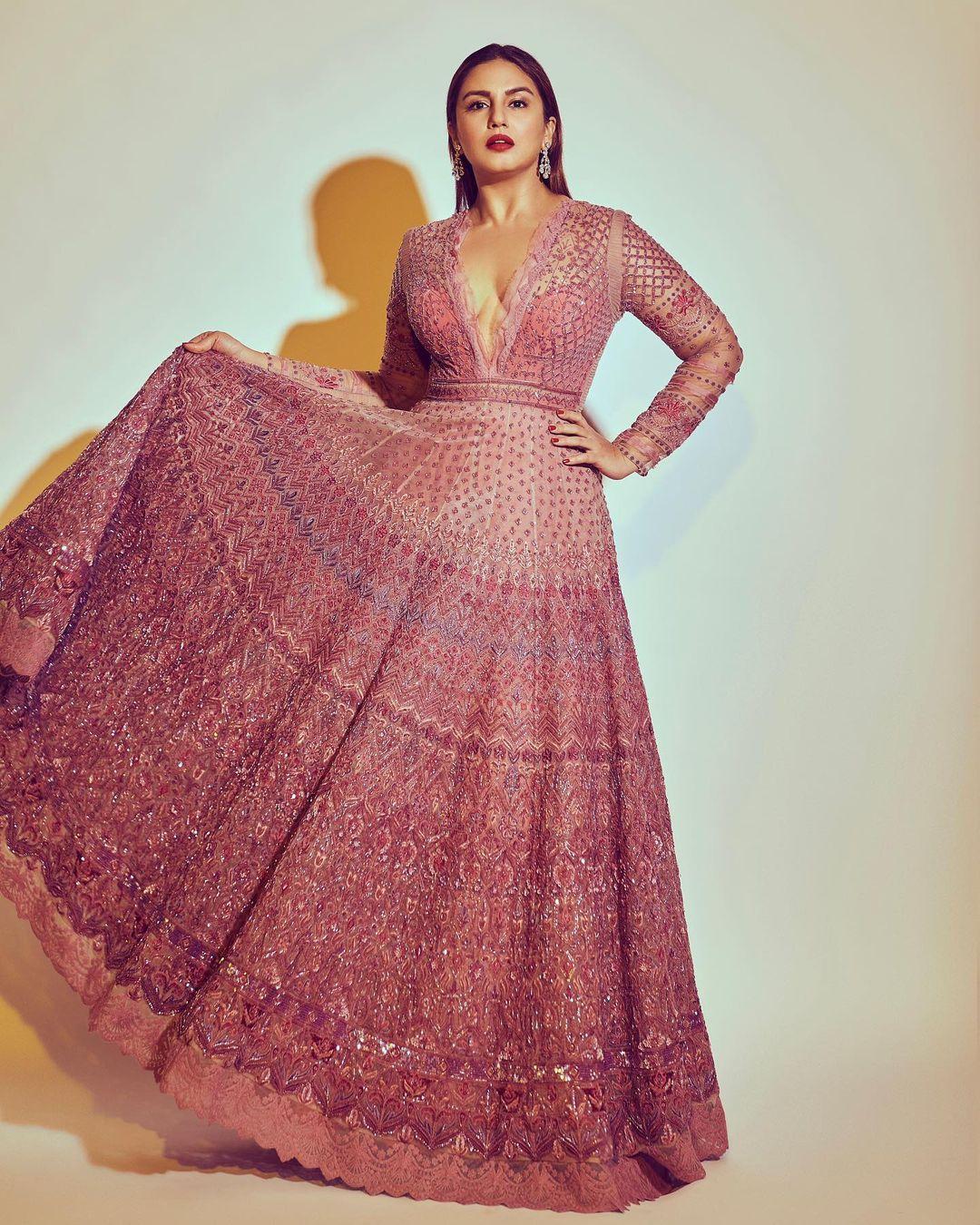 Bollywood actress Huma Qureshi latest fashion trends | beautiful and cute photos gallery