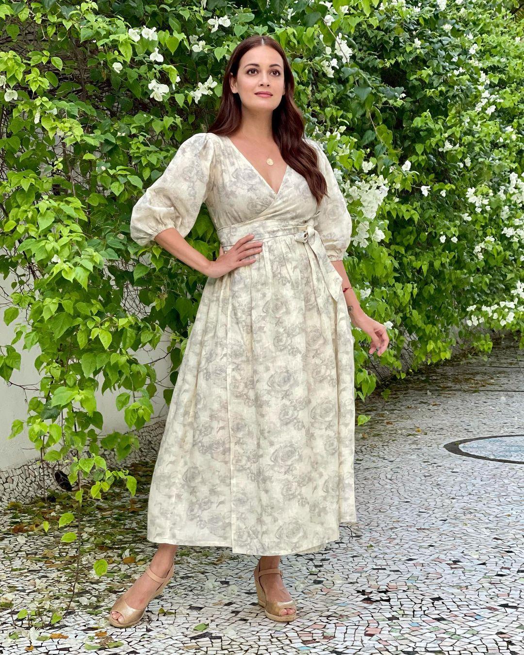 Bollywood actress hot photos | Dia Mirza exclusive hot photos gallery