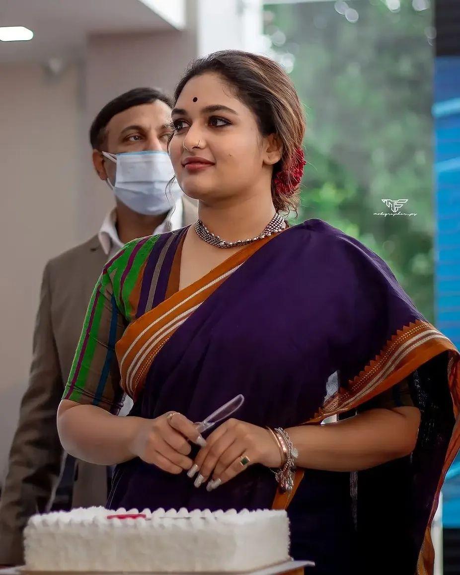 Prayaga martin in saree exclusive hot photos | exclusive and cute photos gallery