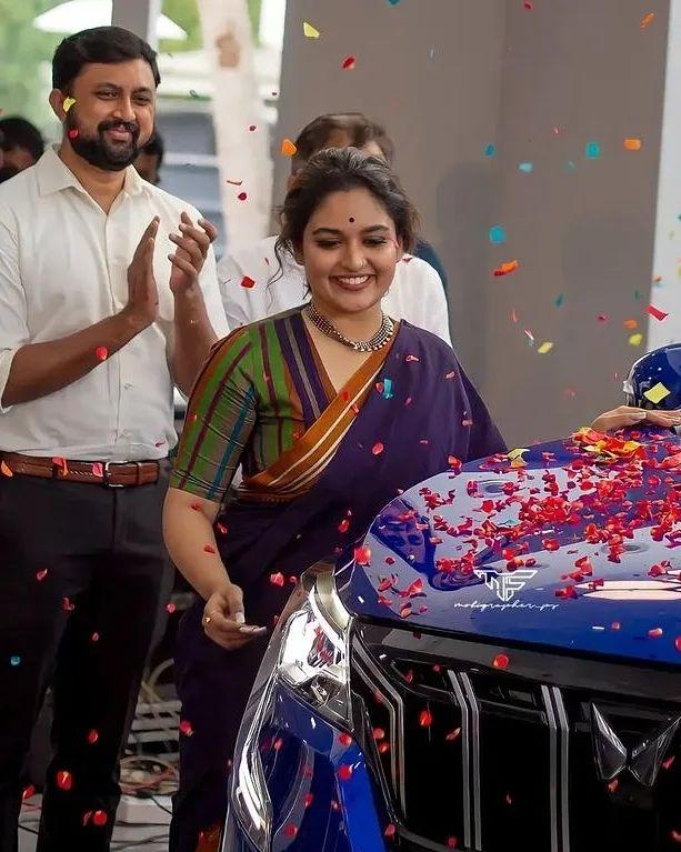 Prayaga martin in saree exclusive hot photos | latest hot and sexy photoshoot